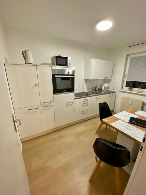 Stilvolle Ferienwohnung Mit Stellplatz Wlan Free Netflix Naehe Bahnhof Zwickau Eksteriør billede