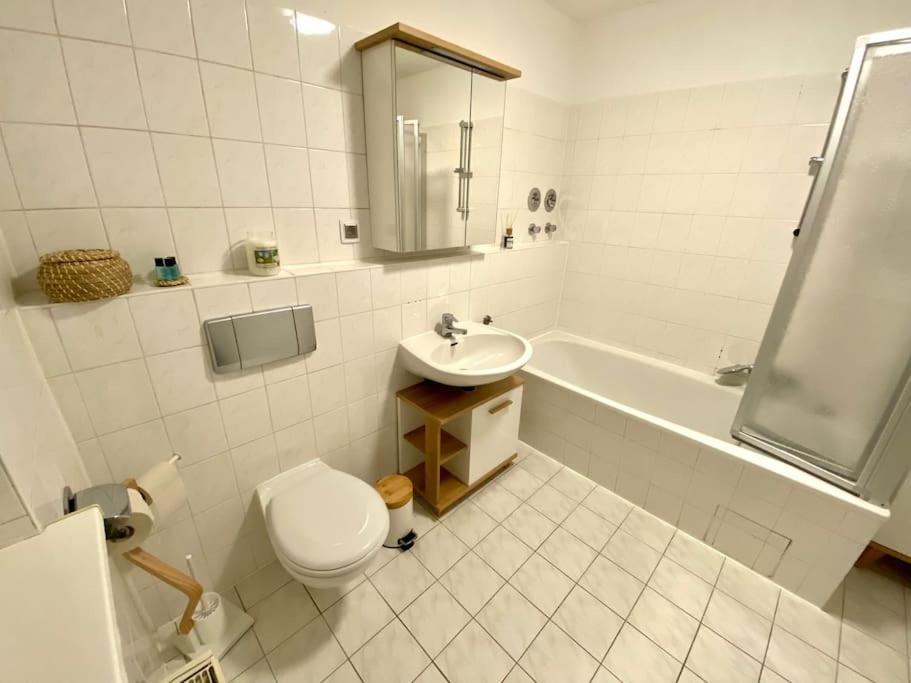 Stilvolle Ferienwohnung Mit Stellplatz Wlan Free Netflix Naehe Bahnhof Zwickau Eksteriør billede